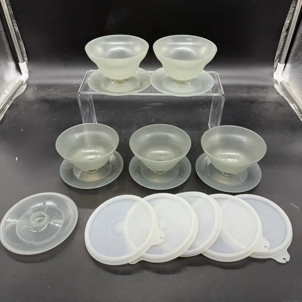 Vintage Tupperware Dessert Pudding Parfait Jello Cups With Lids Set of 5 Gray